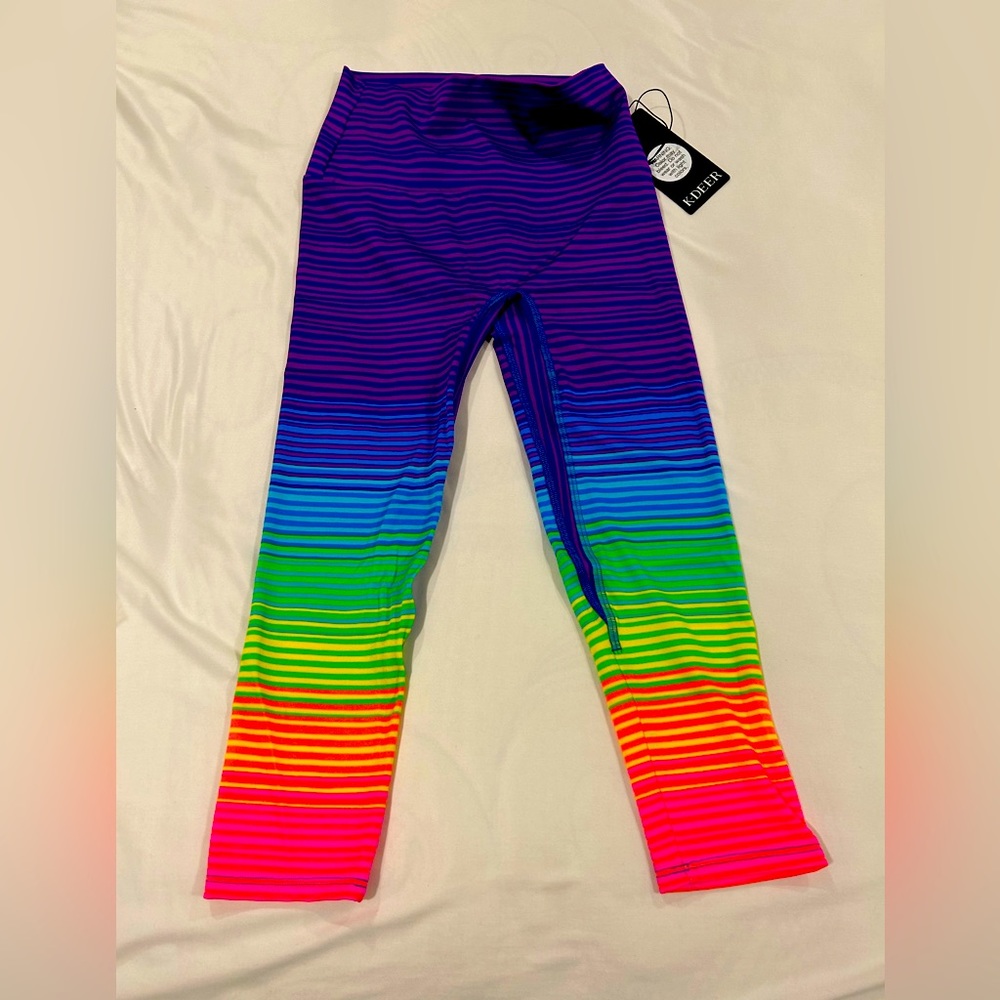 NWT K-Deer Sugar Rush Thin Ombré Stripe Legging Capri length Sz M-FREE Shipping